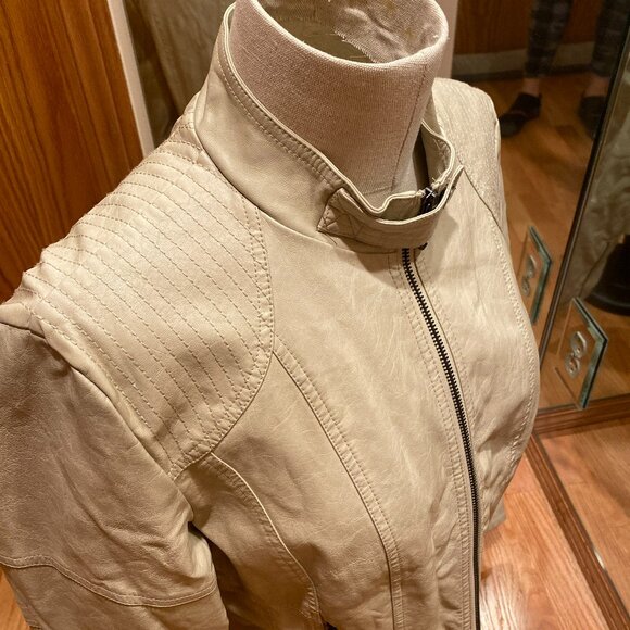 Studio M Faux leather jacket. Tan. XL - Picture 3 of 8